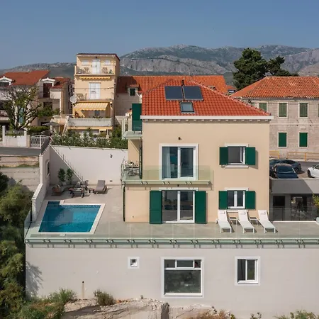 Epetium Villa *