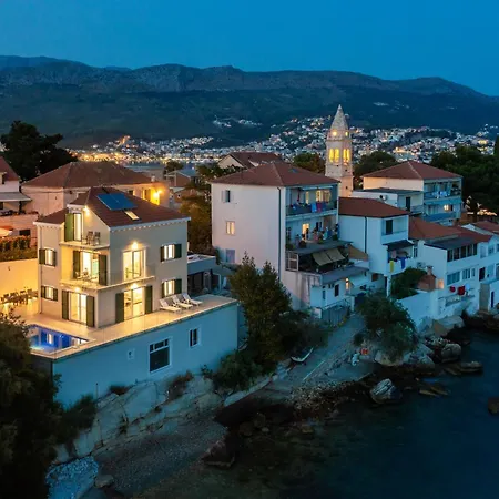 Epetium Villa *